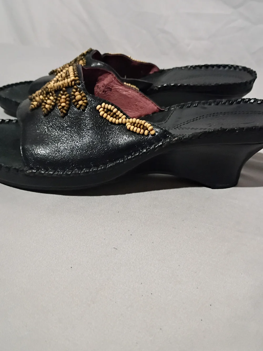Clarks Artisan Black Leather Beaded Slip On Sandal Small Wedge 7M